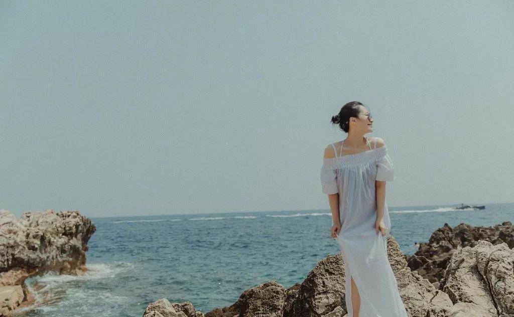 滑有 50岁的王菲活的像个青春期少女！许晴 刘嘉玲更是“浪”出天际