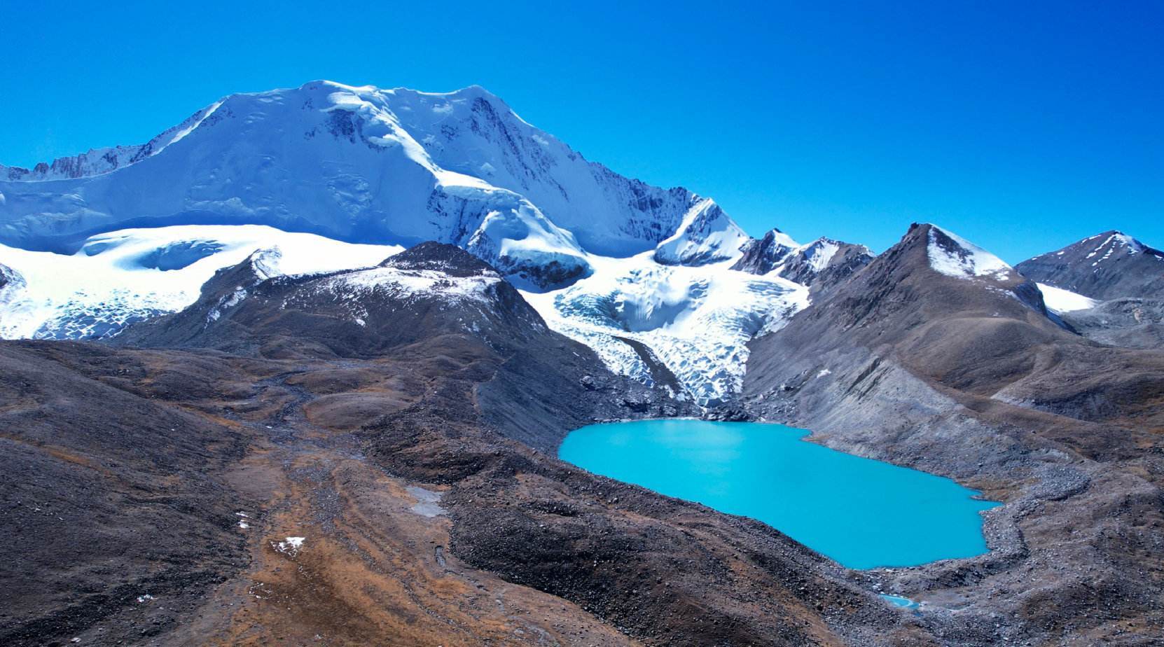 原创
邱桑温泉发现了20万年前的脚印,专家说:古代智人曾在这里生活