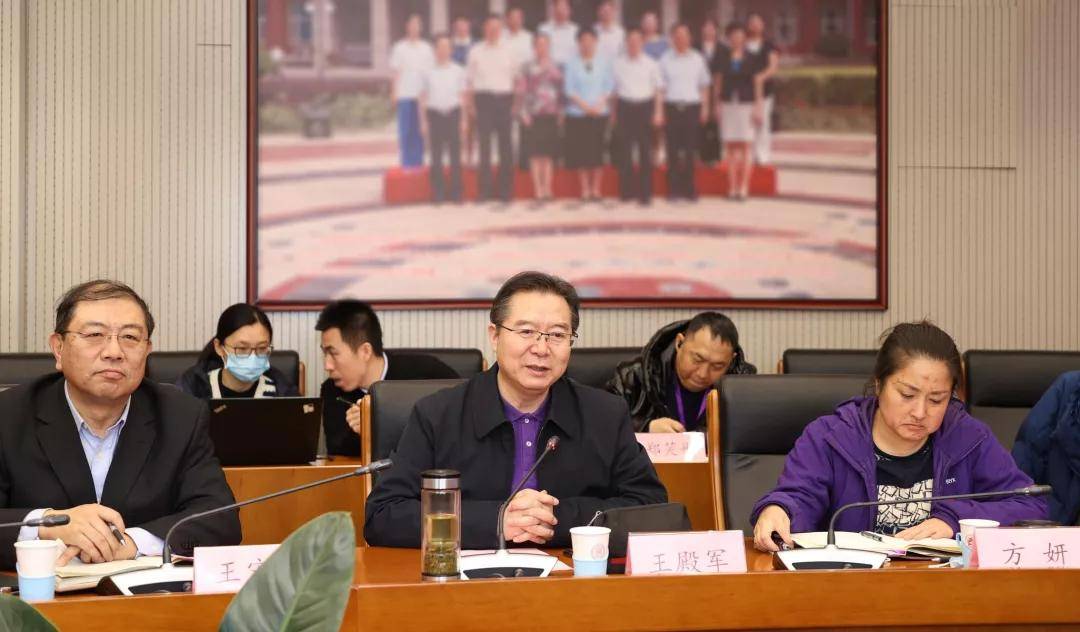 党委书记方妍,副校长白雪峰,原党委副书记周兆玉,市政府副市长,赣州经