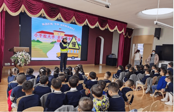 航天城中心幼兒園開展交通安全知識主題宣傳活動