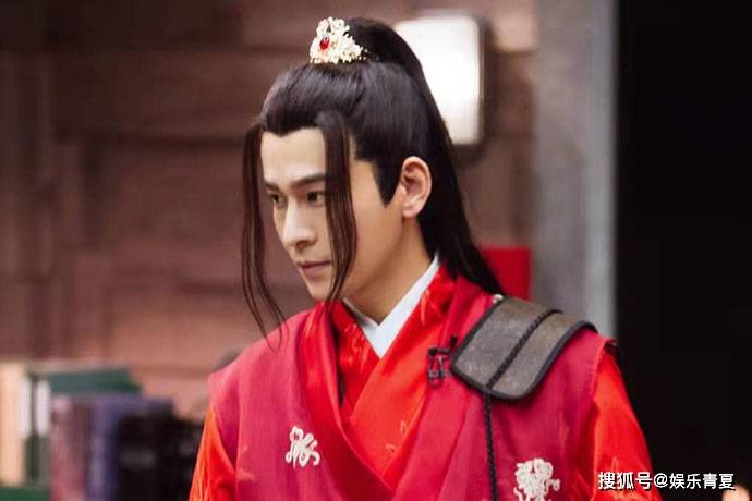 角色|大侦探“醉仙楼老板”张若昀，乔振宇红装潇洒惊艳，王鸥似画中人