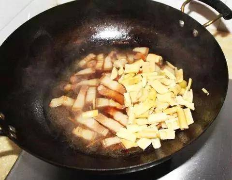 加入适量|做红烧肉时候加上它，色香味俱全，堪比大厨级！