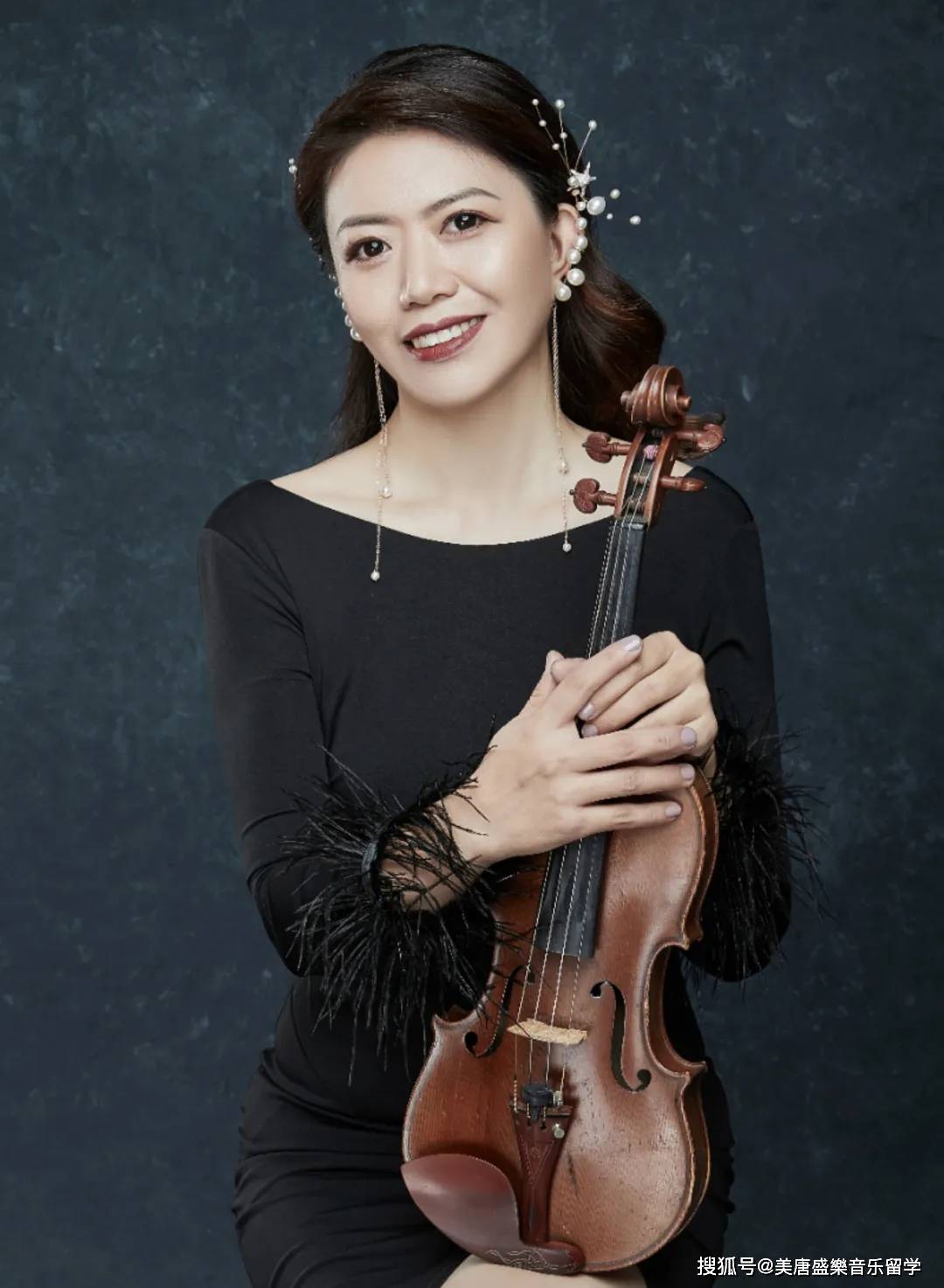 小提琴副教授,硕士研究生导师田晖旅俄青年钢琴演奏家,室内乐演奏家
