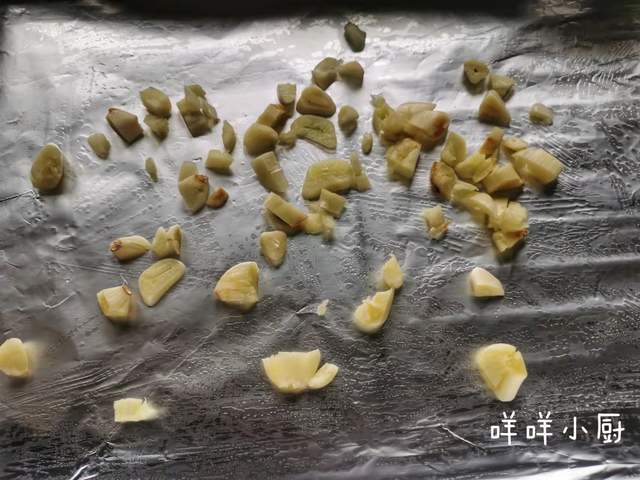 小厨|低油版的香烤猪扇骨，外焦里嫩，孩子点名就要吃它，营养好味道香