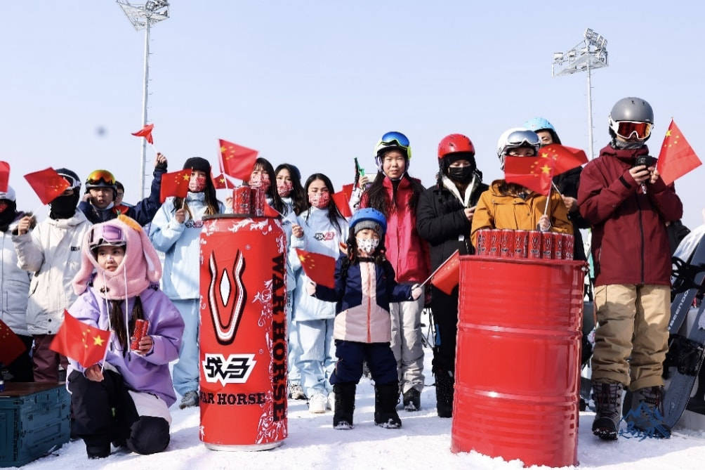 滑雪|?滑雪和观赛两不误，这个冬天最独特的体验