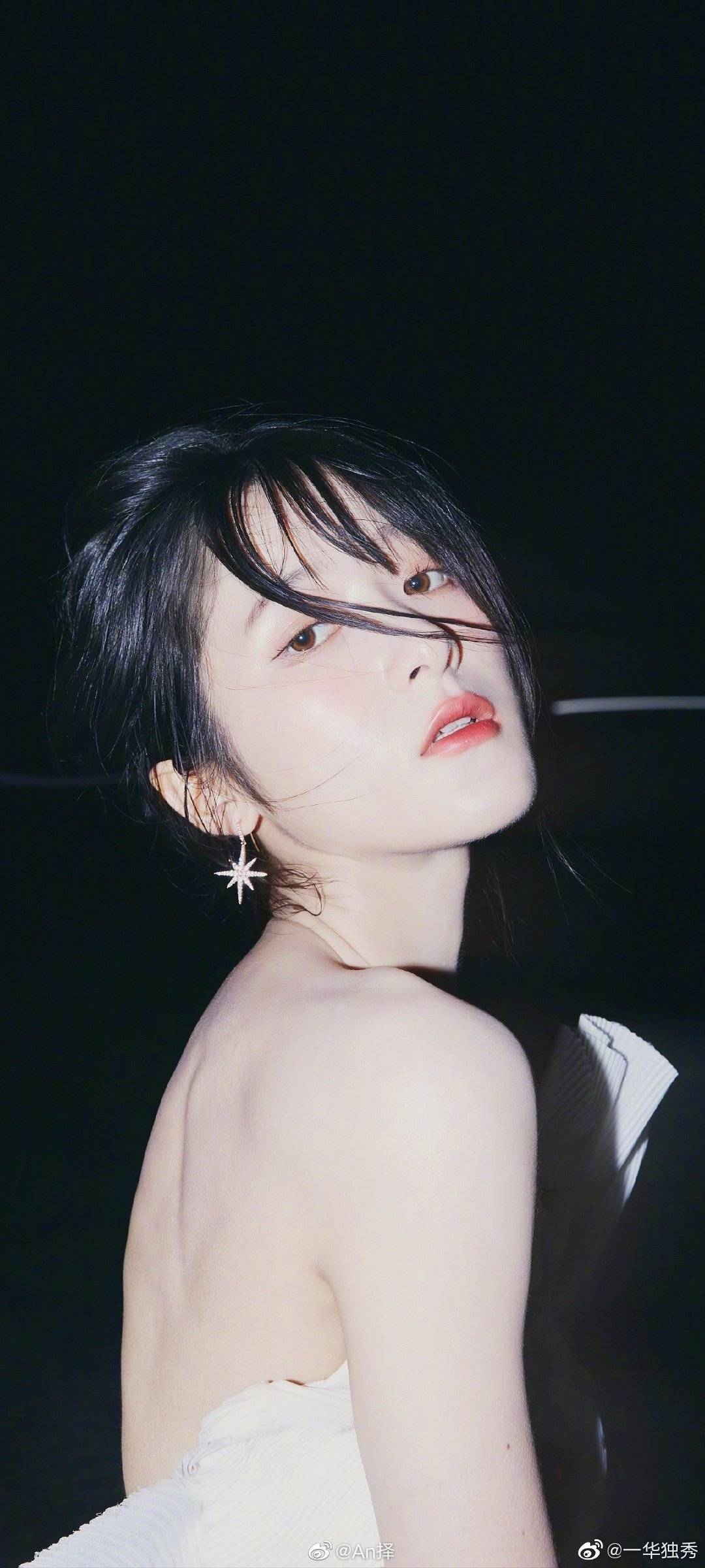 周星驰|“假小子”徐娇已长成漂亮大姑娘，背靠干爹周星驰星路顺途