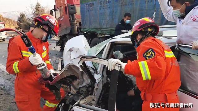 甘肃省天水市天巉公路秦安段郭嘉镇至王铺镇方向发生交通事故,一人被