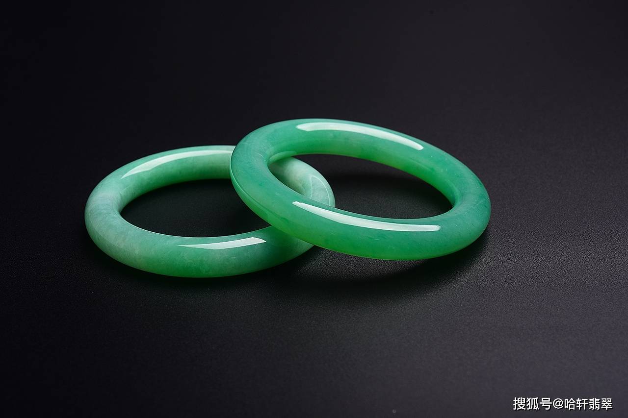 怎么看手镯的圈口 308e4e308e334e01855075621c491b15.jpeg