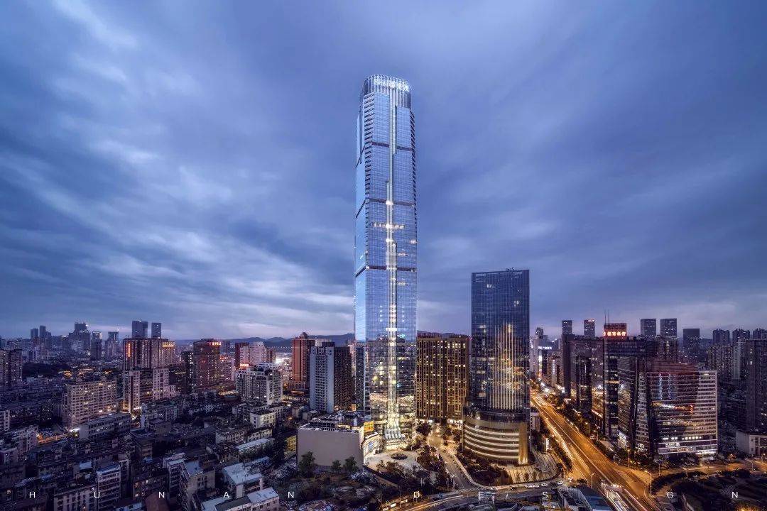 长沙世茂环球金融中心用现代建筑隐喻传统山水美学