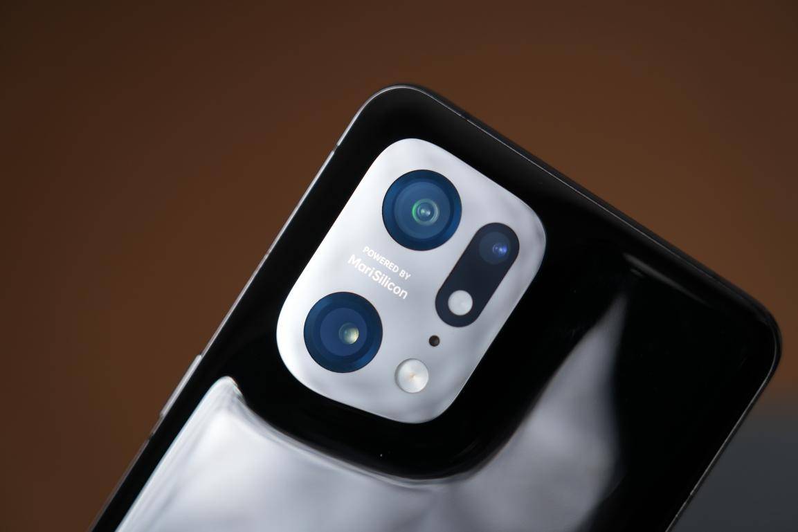 该机|OPPO Find X5 Pro评测：跟一加10 Pro有什么不同？