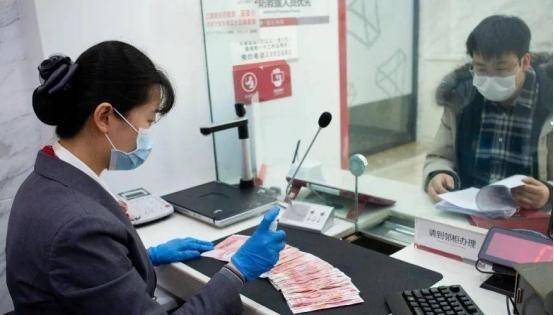 华裔富商去世后人继承2亿遗产取钱时只有2万银行就这么多