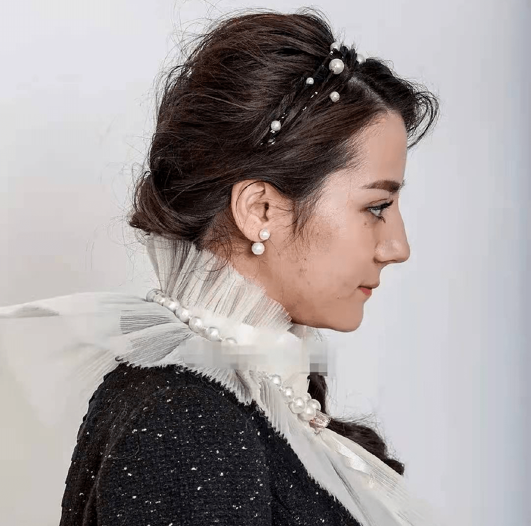 高清生浮粉、长痘、整容痕迹，明星未修图里的脸，让我看见了人间真实