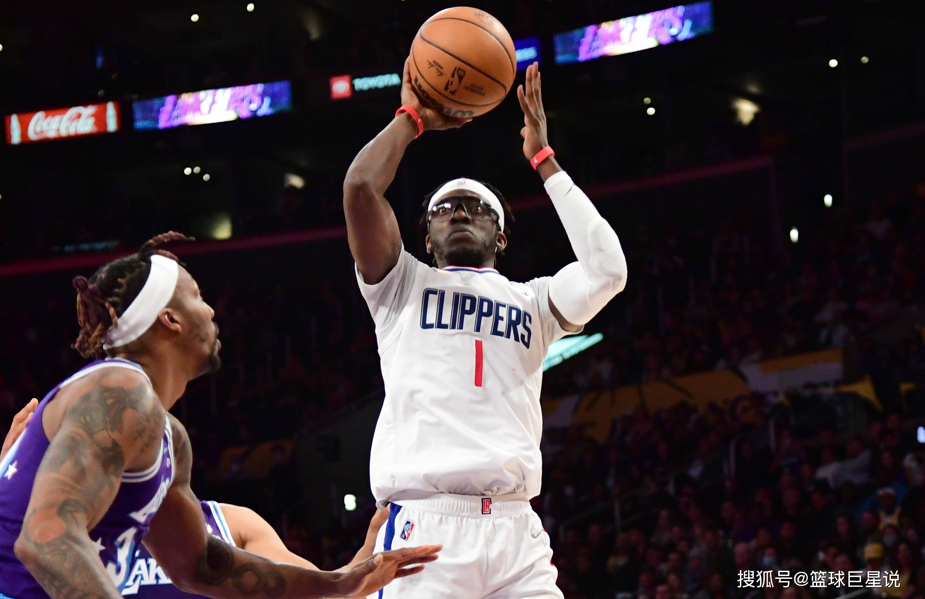 原创米切尔335东契奇237爵士险胜独行侠7人上双雷吉关键两罚快船客场