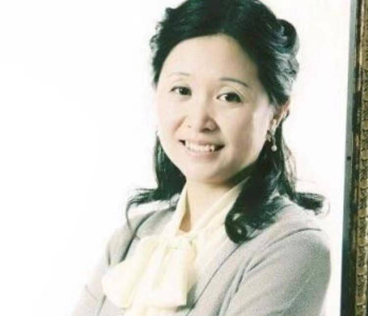 同学|“非诚勿扰”黄菡：倒追嫁同学，恩爱30年无，女儿比她还漂亮