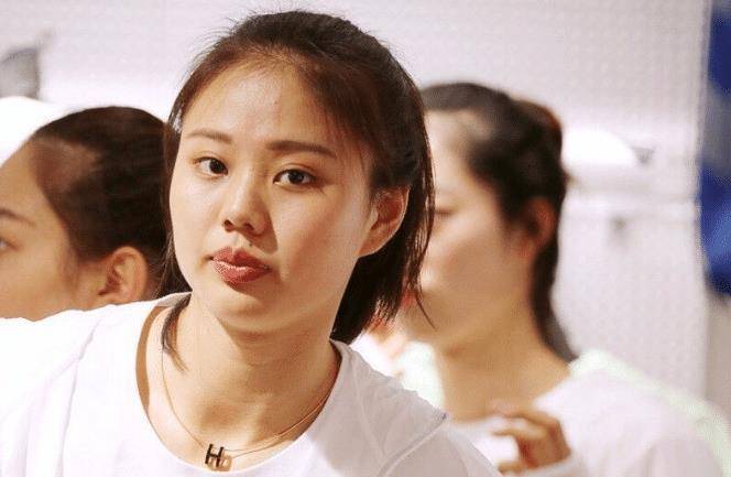 原创出生体育世家的龚翔宇186cm长着一副明星脸是女排的未来希望
