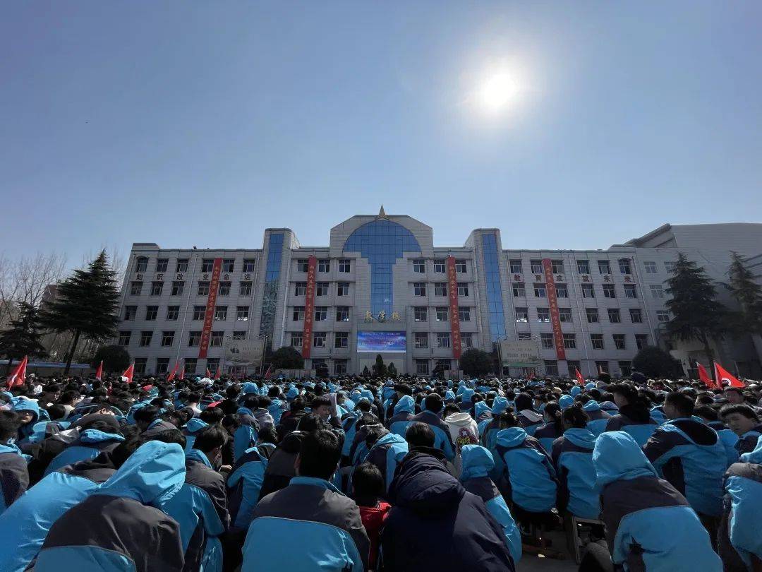邓州市六高中隆重召开2022年开学典礼暨表彰大会