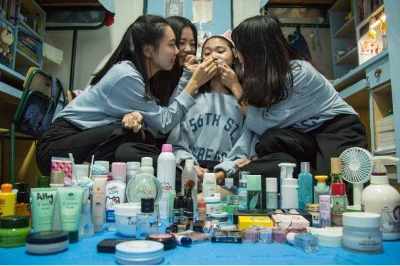 什么为什么上大学后，女大学生的颜值会有很大变化？过来人道出实情