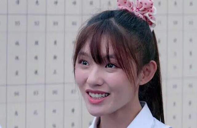 脸部明星整牙后遗症：杨幂脸部松弛，王嘉尔颧骨外扩，宋祖儿法令纹深