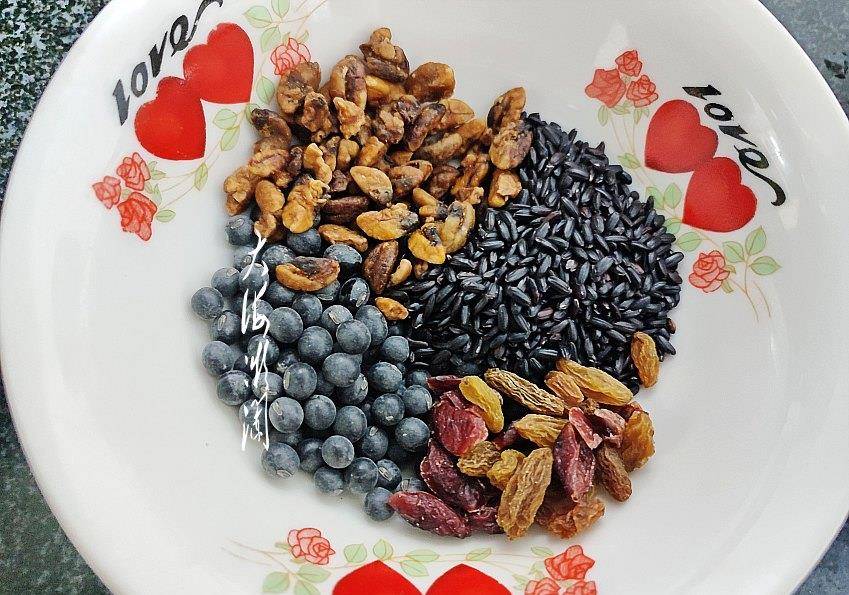 黑色|三黑红枣羹,我家早餐就喝它,比牛奶豆浆还养人,轻松好气色