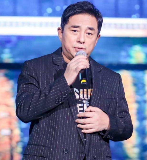 吕方:爱情背后是泪与痛,57岁娶粉丝后,如愿当爸爸_郑裕玲_香港_父母