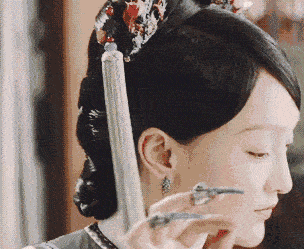 杭州武林广场“金马影后“周迅，19岁为爱痴狂选北漂，与现任丈夫实施“一家两制“