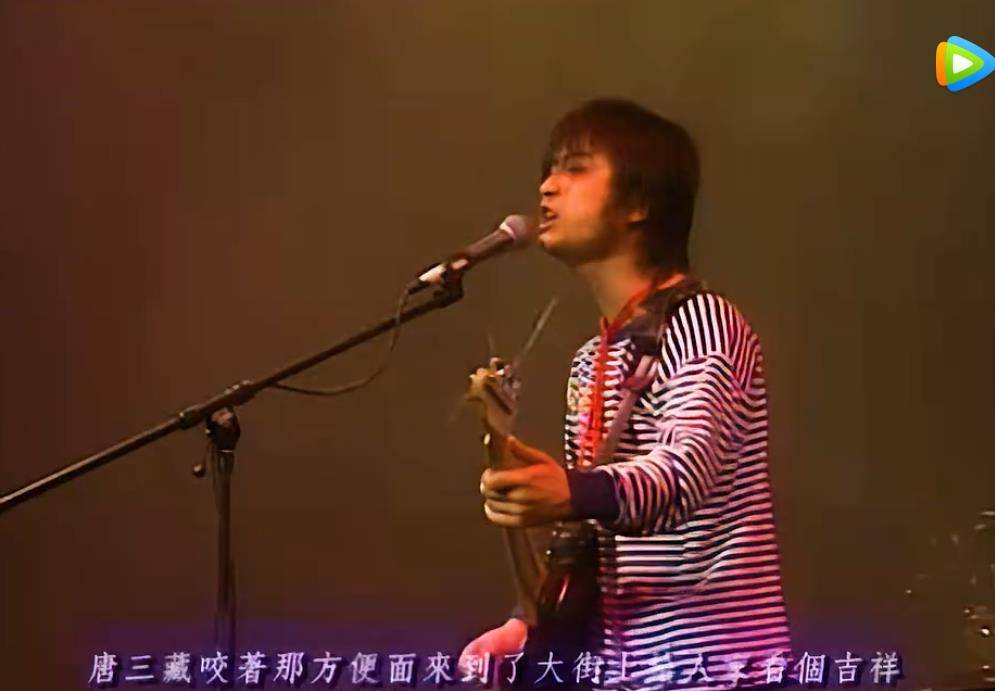 人群|消失7年的朋克第一人，他复出配得上所有“爷青回”