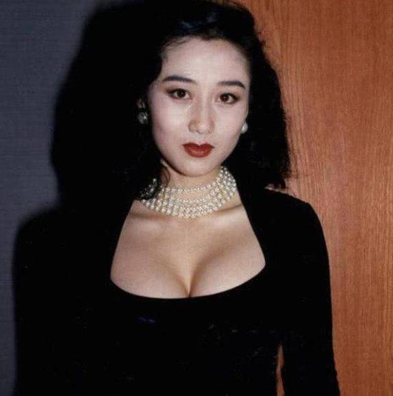 Jada 李连杰俩女儿合照，模样太成熟，神似爸爸，都没遗传妈妈利智美貌