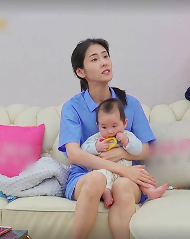 原创华晨宇疑恋情曝光深夜牵手女生同回豪宅与张碧晨私生女已3岁