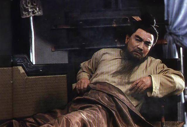 著名演员鲍国安48岁走红和妻子相守至今儿孙满堂成骄傲