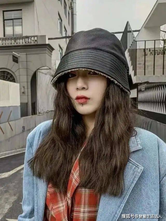 额头 想学三木“戴帽”造势？别忽略这几个重要细节，否则显脸大掉气质