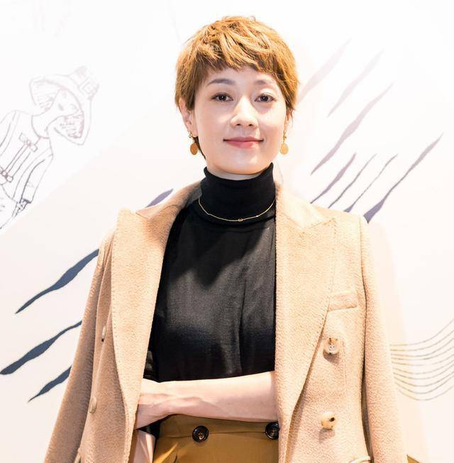 李冰冰40+御姐隔空PK！俞飞鸿失手刘涛变企业家，46岁李冰冰最叫人惊艳