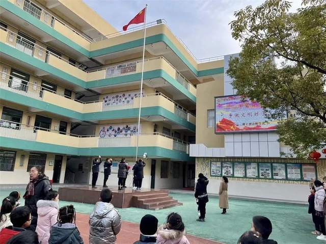 學習雷鋒好榜樣丨鹽城市建軍路小學紅領巾志願者們在行動