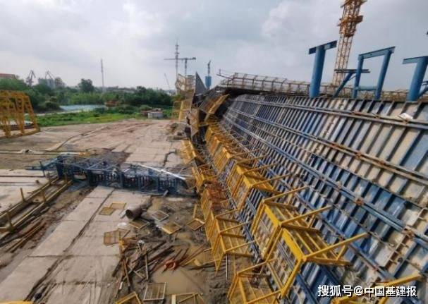 原创3死12伤龙潭长江大桥南锚碇工程沉井模板坍塌事故调查公布