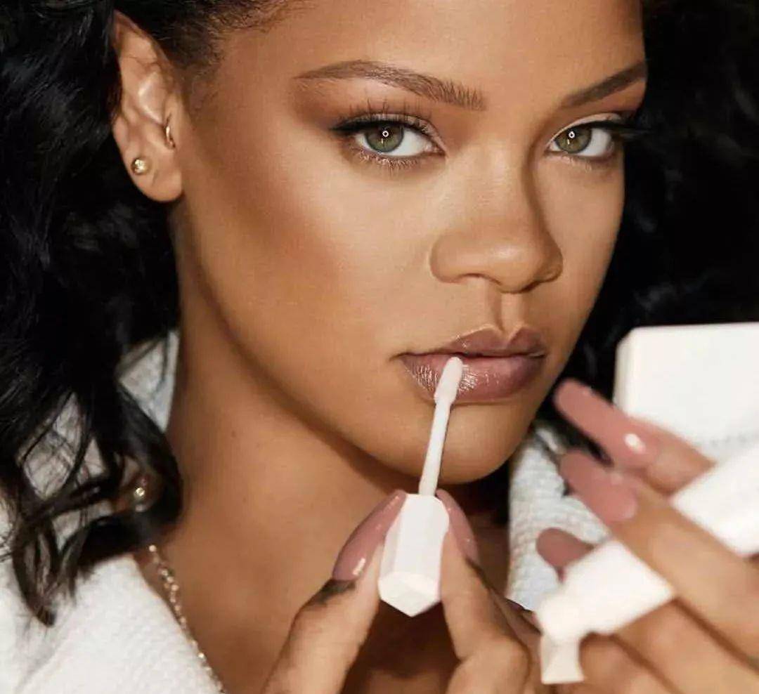 The明星扎堆建品牌,斯嘉丽·约翰逊创办护肤品The Outset