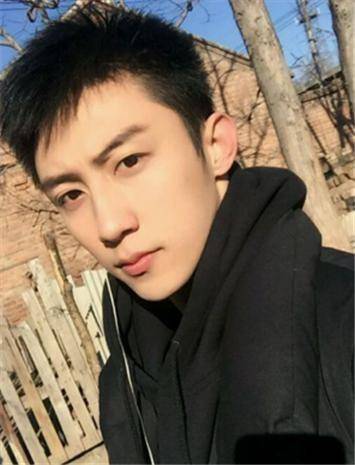 力气活|演员黄景瑜：成名路上有艰辛，16岁辍学打工，不敢在父母面前流泪？？