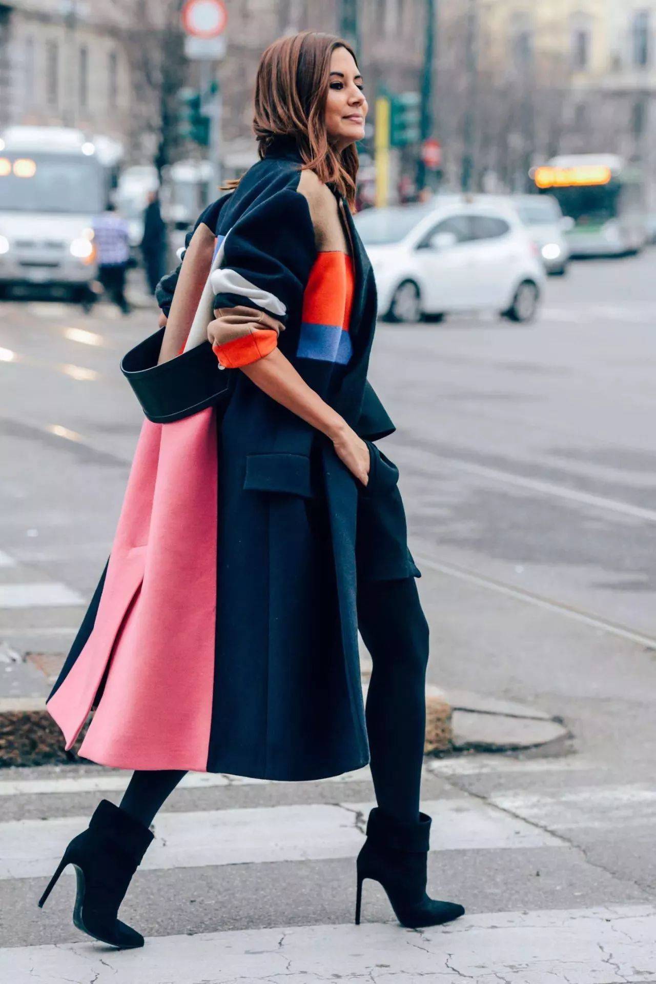 短裙 秋冬必备的打底袜,怎么穿才不会太土气?从挑选到搭配都很关键