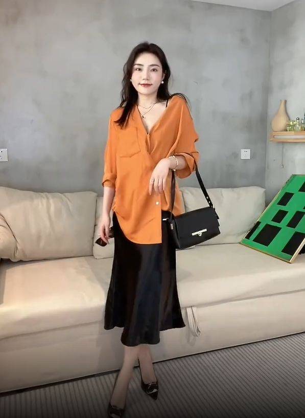 示范 中年女人想把衬衫穿高级?38岁博主亲身示范,6个小技巧一学就会