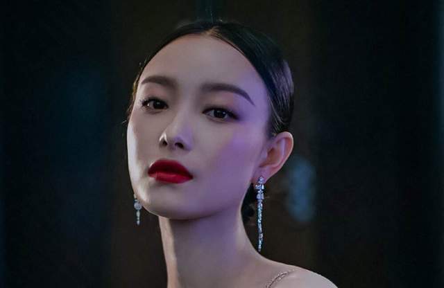 方脸别再追求“瓜子脸”了，这几位明星告诉你，方脸也能美丽大气