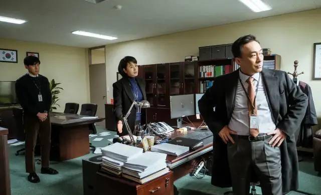 无辜|一不靠颜色，二没恋爱线，这种韩剧是怎么冲上豆瓣9分的？