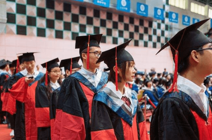 硕士和博士读几年 c0efa3850f1a4f11bcb68995a180d50a.png