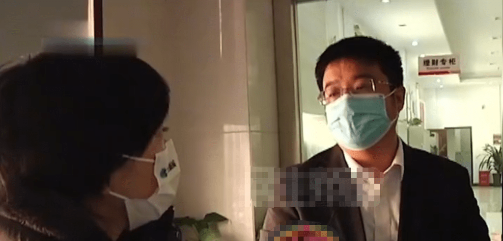 2021年,河南老人去世留14万,子女取钱反被拒,银行:没公证取不了