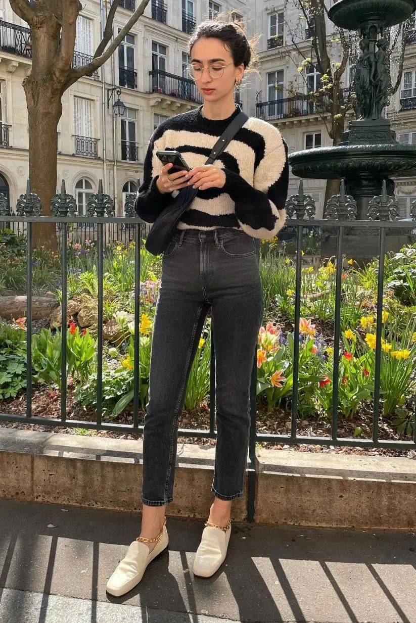 芭蕾 扔掉小白鞋,“牛仔裤+这双鞋”才是2022洋气穿搭!