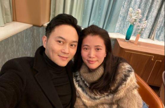 飞刀|袁咏仪到底有多暴躁?一句话就让张智霖乖乖开门,要多怂有多怂