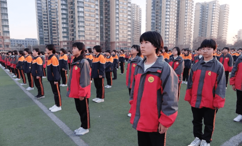 衡水市武强中学举行2022年春季学期开学升旗仪式