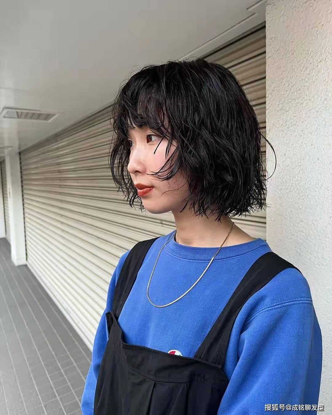 卷发10款日本普通女生的生活发型，简单自然又接地气，显发量又好看