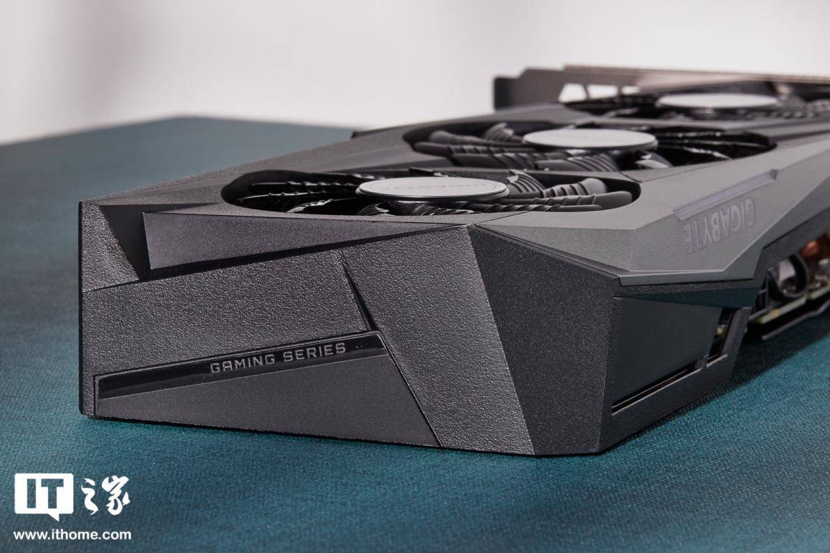 技嘉 GeForce RTX 3050 GAMING OC 魔鹰 8G 评测：入门 3A 大作，光追卡新选择