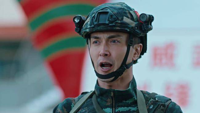 军旅|深夜收视破一！央视这部大剧一出，我被高伟光演的军旅硬汉帅到了！