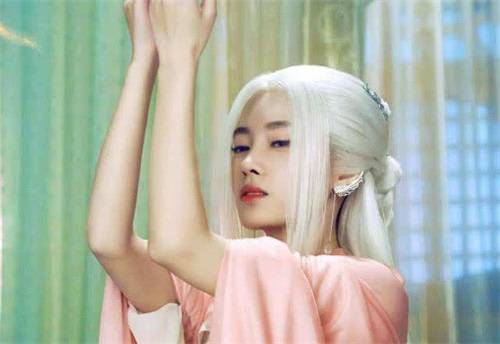 才是真能驾驭一头白发的才是真美女！盘点剧中的白发美女