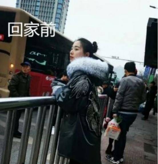 样子 比女儿还时尚的妈妈火了，两人同框，谁土谁知道