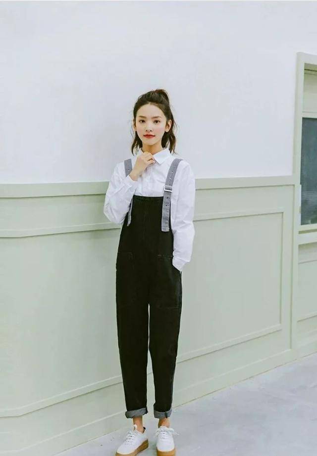 毛衣 爆炸显瘦的背带裤要怎么穿，最全穿法都在这啦，什么身材都能穿